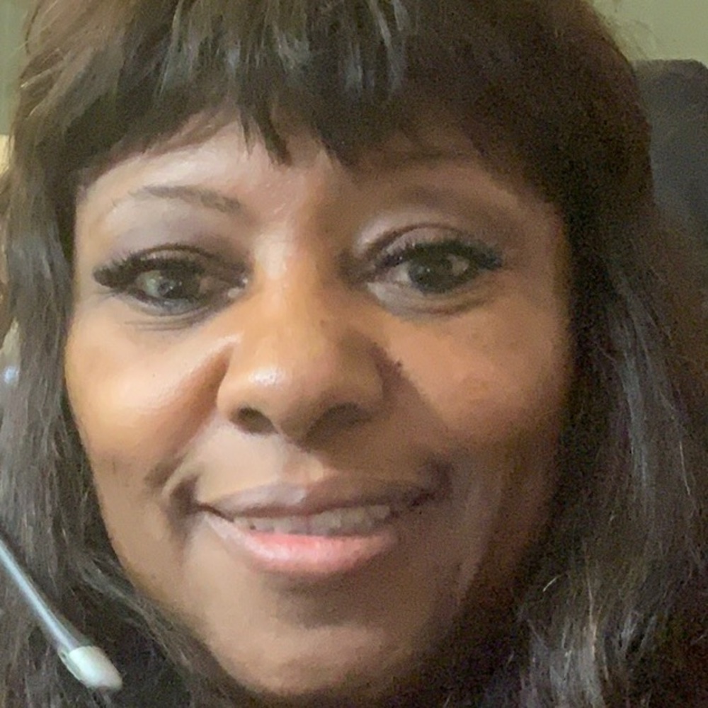 Meet your Posher, Debbie